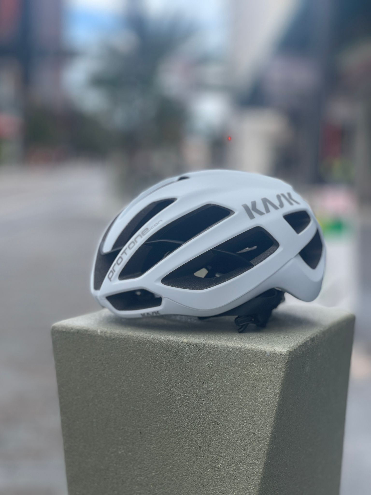 Vær tilfreds stum video Kask Protone Icon White Matt | Suncycling Cycle And Fitness Shop